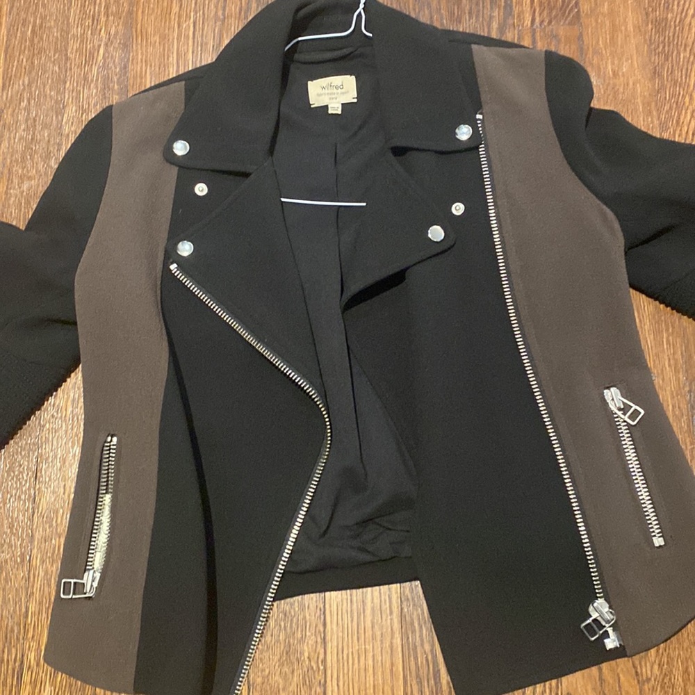 Aritzia jacket/blazer